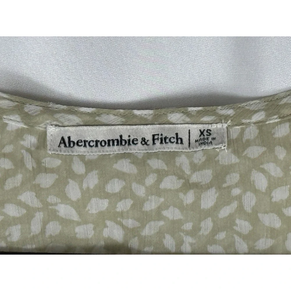 Abercrombie & Fitch Women XS‎ Sage Green Print Cross Over Puff Sleeve Blouse Top